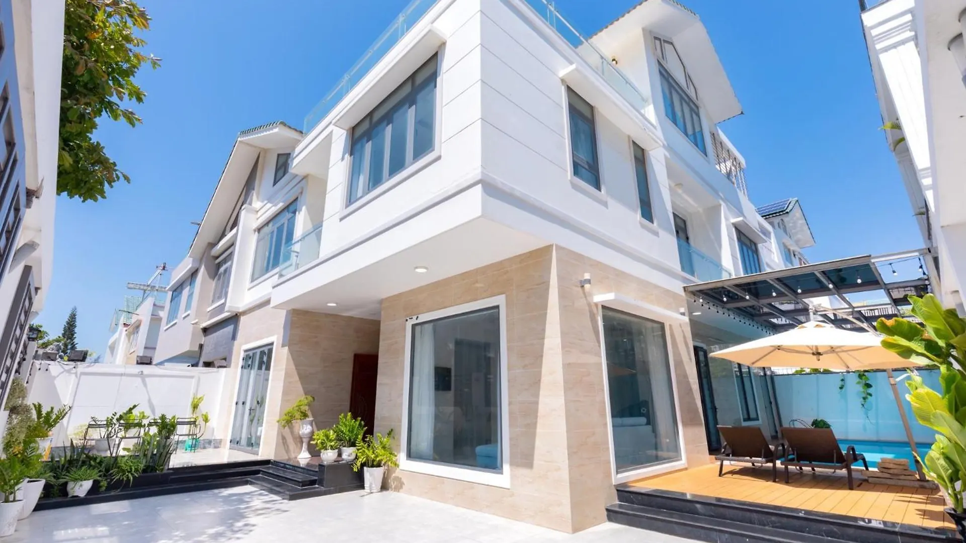 Platinum Boutique Villa Beach elérhetőségei